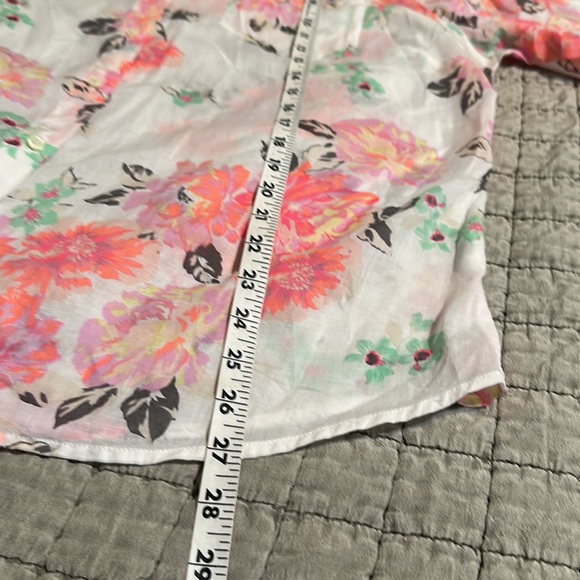 Old Navy floral button down XL - Picture 4 of 6